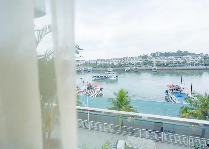 Domo Tuan Chau Khách sạn 3*